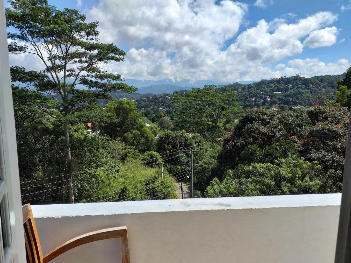 Crown Hills Kandy Inn מראה חיצוני תמונה