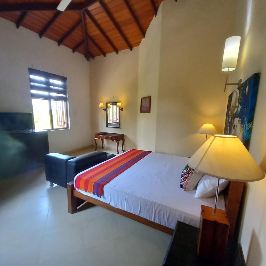 Crown Hills Kandy Inn מראה חיצוני תמונה