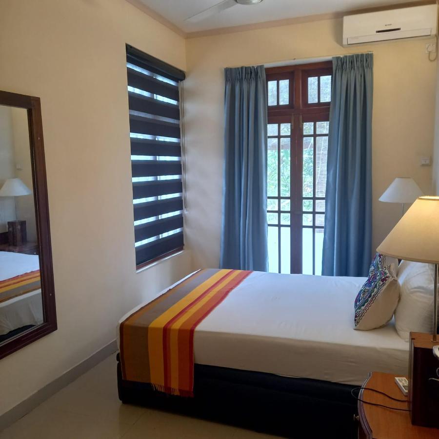 Crown Hills Kandy Inn מראה חיצוני תמונה