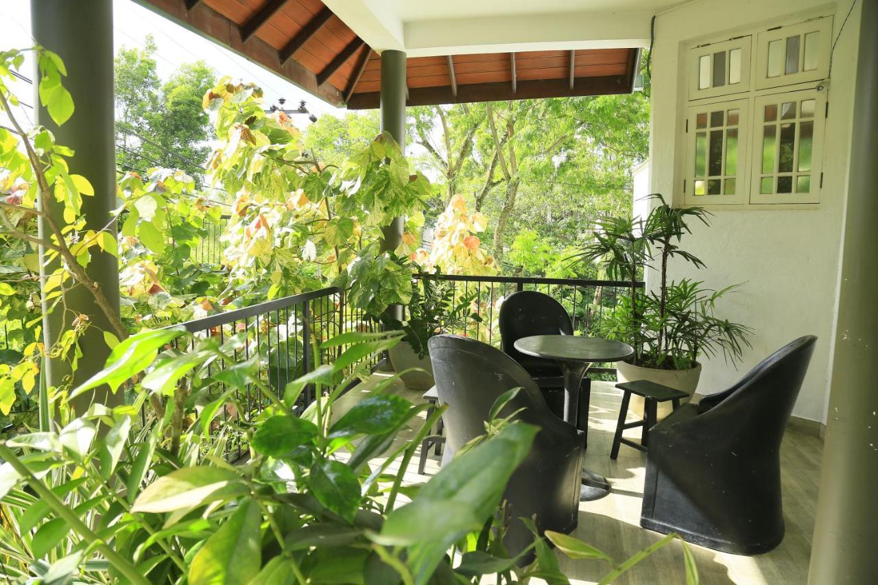 Crown Hills Kandy Inn מראה חיצוני תמונה