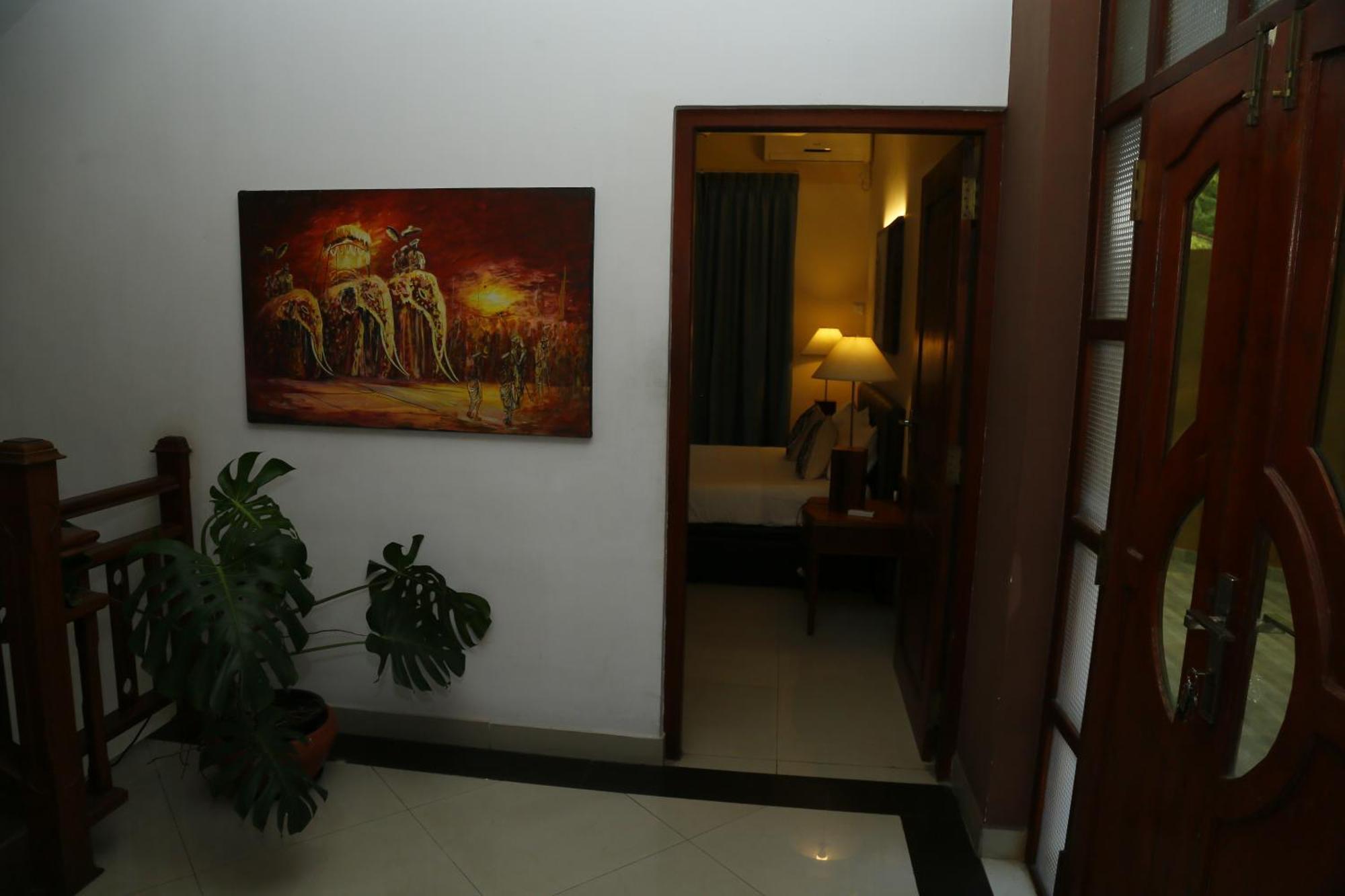 Crown Hills Kandy Inn מראה חיצוני תמונה
